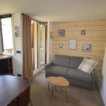 Apartment Renove Au Pied Des Pistes Avec Balcon Et Cuisine Equipee - Fr-1-755-9
